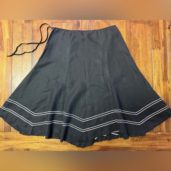 Nine West 100% Linen Black Skirt with White Floral Embroidery Size 8 - Picture 5 of 7